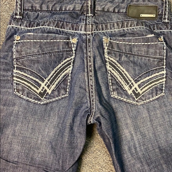 Buckle Black - Picture 5 of 6